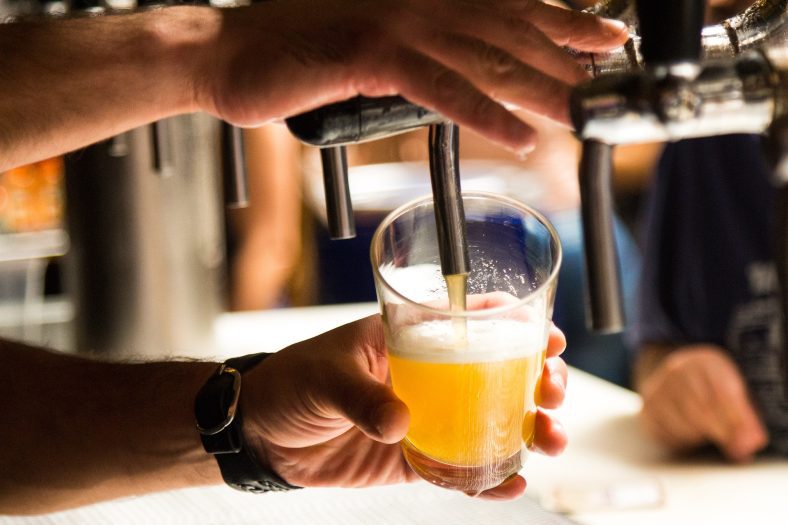 Read more about the article Cheers! Here Are The Best Happy Hours in Fort Myers 2024