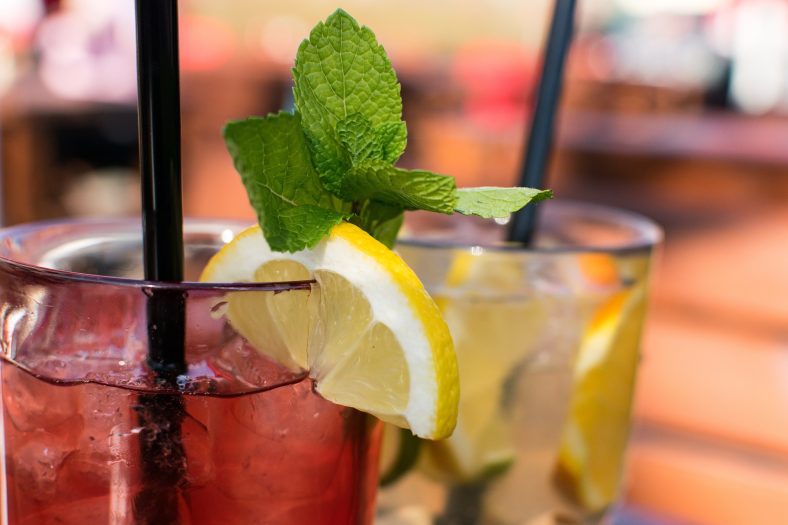 Read more about the article Cheers! Here are the BEST Happy Hours in Estero 2024