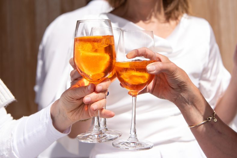 Read more about the article Cheers! Here are the BEST Happy Hours in Naples 2024