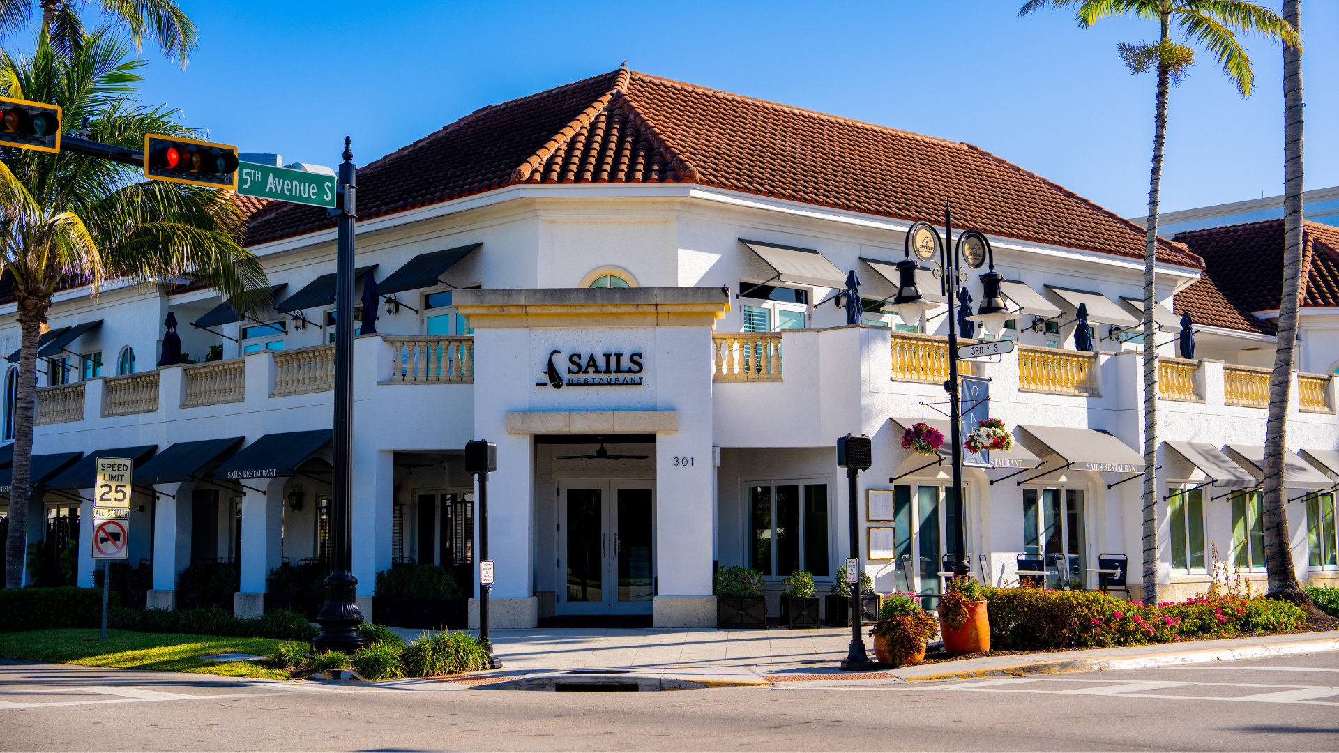 You are currently viewing Bon Appetite | “Flavors of 5th” Kicks Off in Downtown Naples